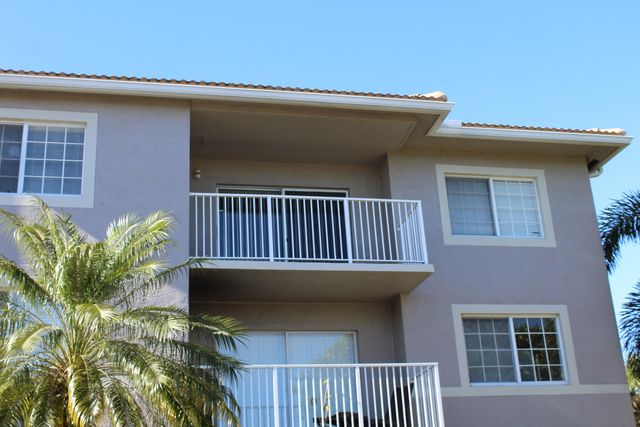 5065 Wiles Road 307, Coconut Creek, FL 33073