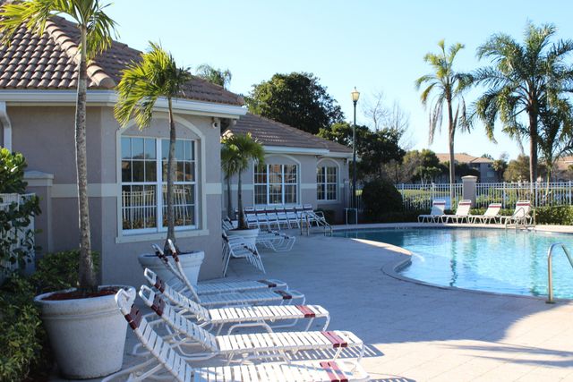 5065 Wiles Road 307, Coconut Creek, FL 33073