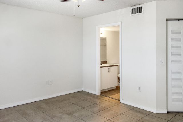 5065 Wiles Road 307, Coconut Creek, FL 33073