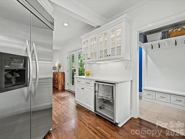 2001 Beverly Drive, Charlotte, NC 28207