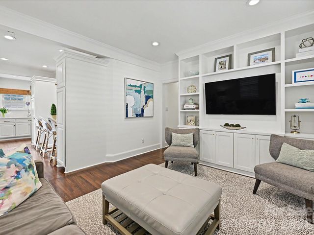 2001 Beverly Drive, Charlotte, NC 28207