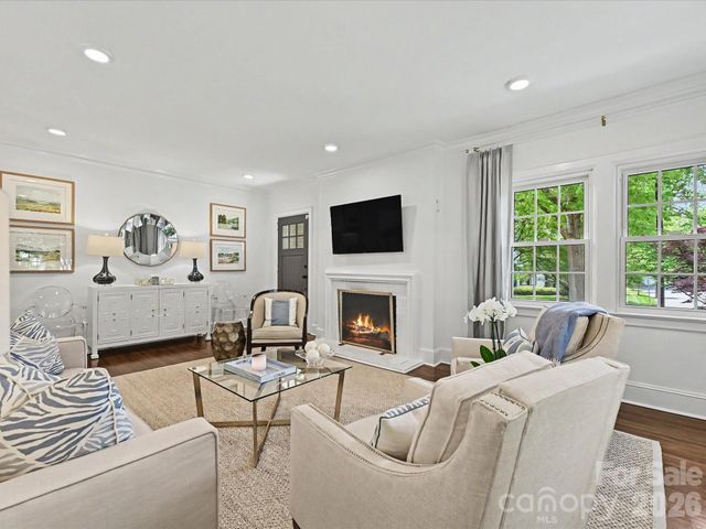 2001 Beverly Drive, Charlotte, NC 28207