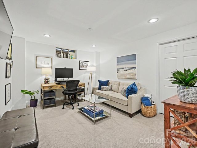 2001 Beverly Drive, Charlotte, NC 28207