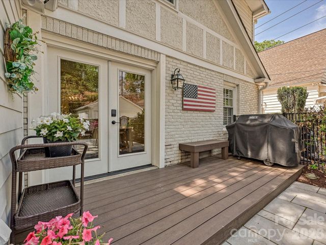 2001 Beverly Drive, Charlotte, NC 28207