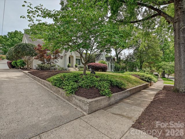 2001 Beverly Drive, Charlotte, NC 28207