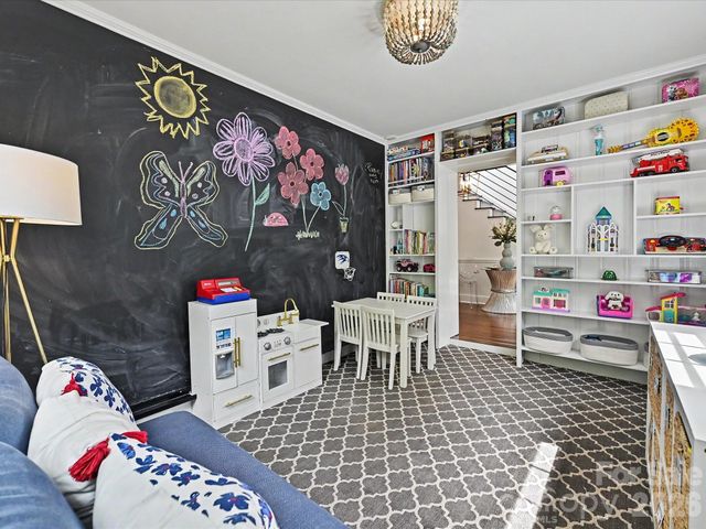 2001 Beverly Drive, Charlotte, NC 28207