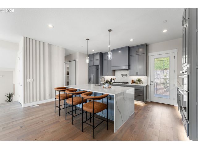 565 W U St, Washougal, WA 98671