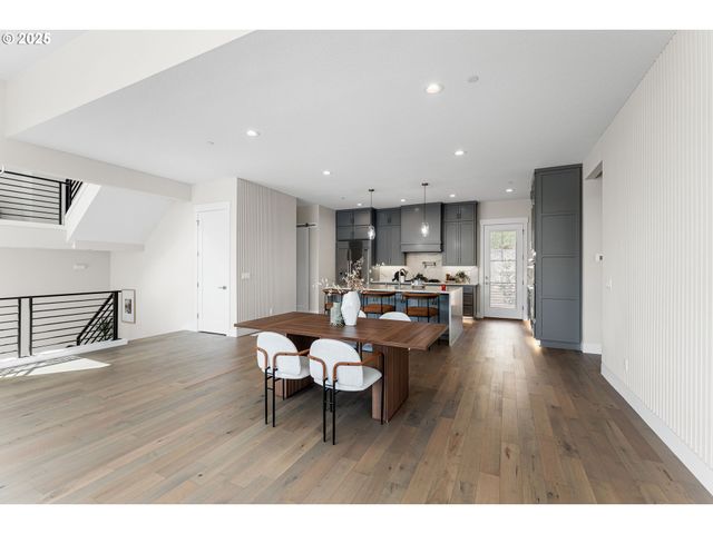 565 W U St, Washougal, WA 98671