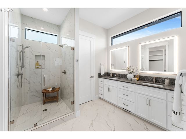 565 W U St, Washougal, WA 98671