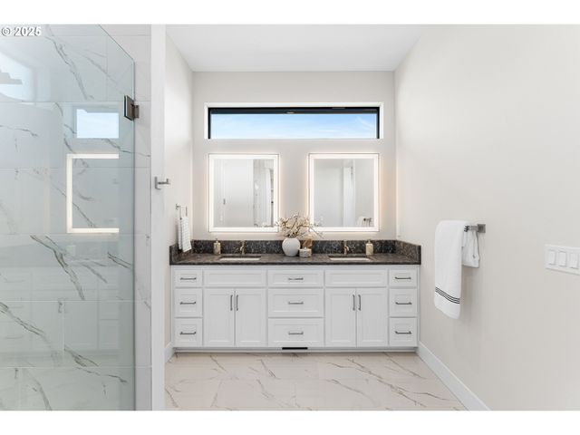 565 W U St, Washougal, WA 98671