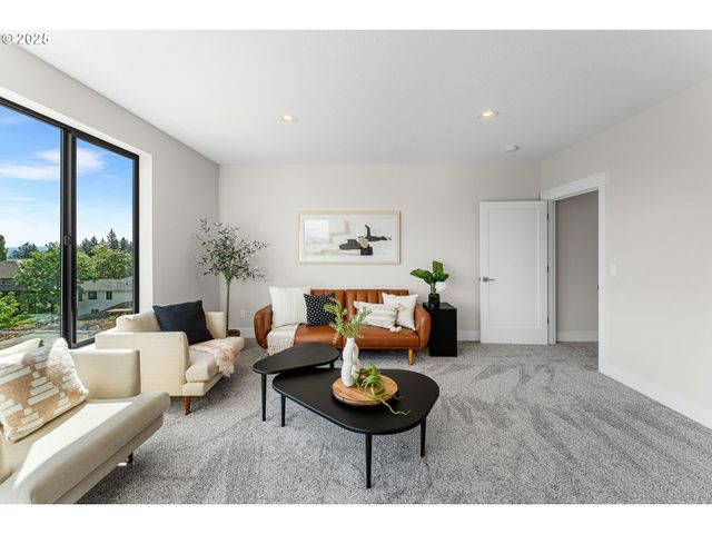 565 W U St, Washougal, WA 98671
