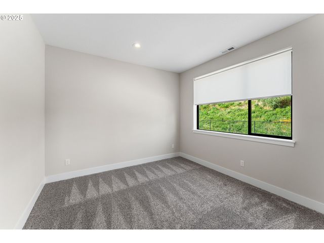 565 W U St, Washougal, WA 98671