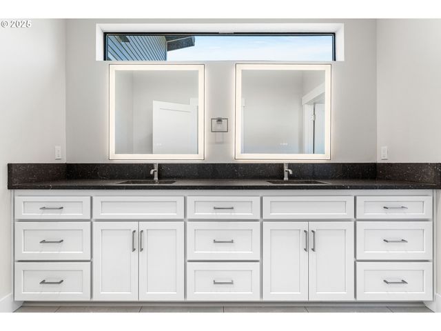 565 W U St, Washougal, WA 98671