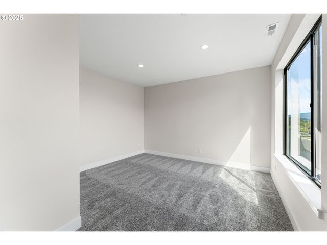 565 W U St, Washougal, WA 98671