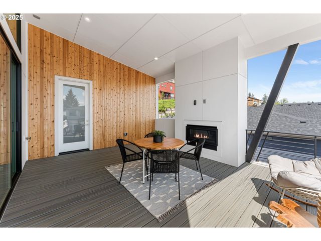 565 W U St, Washougal, WA 98671
