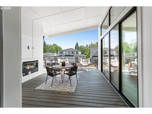 565 W U St, Washougal, WA 98671