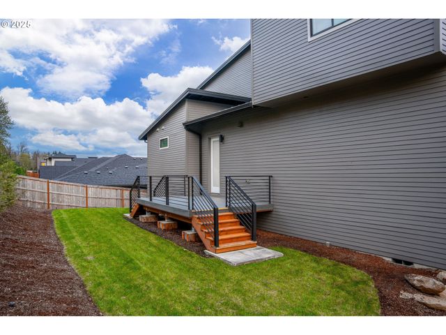 565 W U St, Washougal, WA 98671
