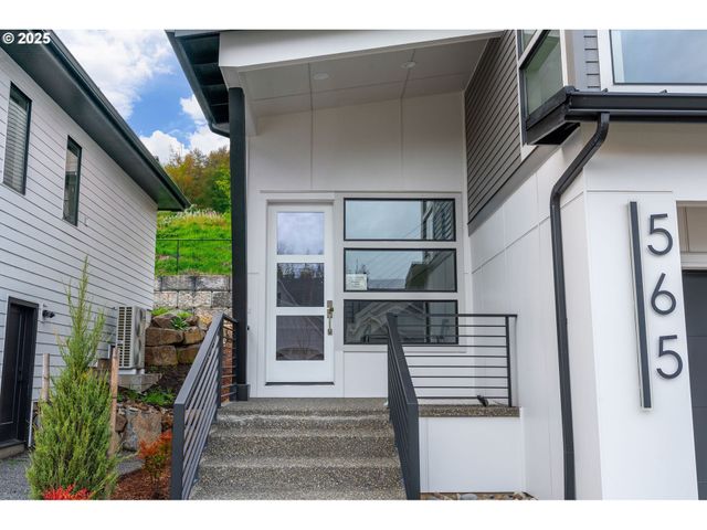 565 W U St, Washougal, WA 98671