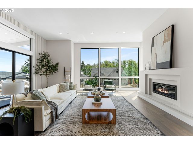 565 W U St, Washougal, WA 98671