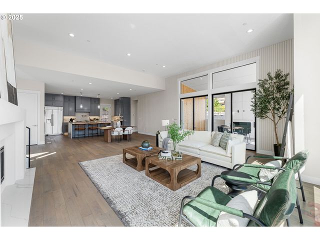 565 W U St, Washougal, WA 98671