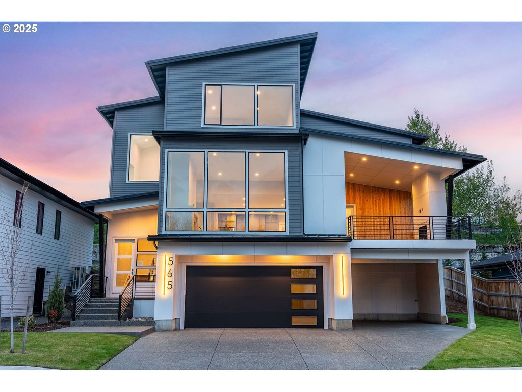 565 W U St, Washougal, WA 98671