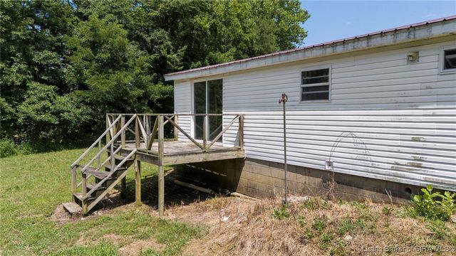 694 S Thompson Road, Lexington, IN 47138