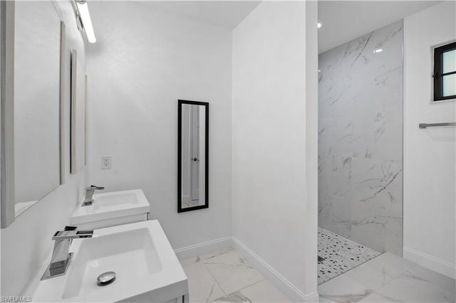 24 Crestwood CIR S, Lehigh Acres, FL 33936