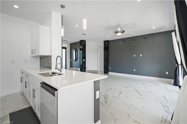24 Crestwood CIR S, Lehigh Acres, FL 33936