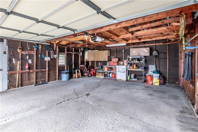 33 Westbourne Drive, Tonawanda, NY 14150