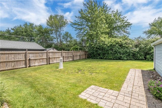 33 Westbourne Drive, Tonawanda, NY 14150