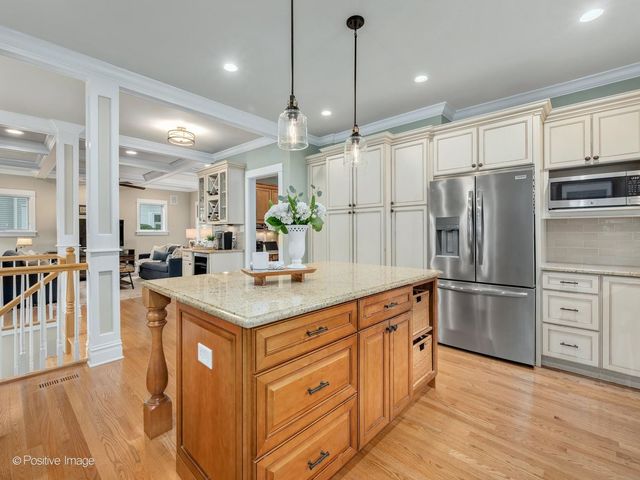 500 N Ashland Avenue, La Grange Park, IL 60526
