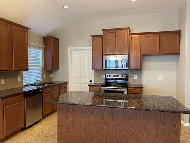 4603 Oakview Drive, Mansfield, TX 76063