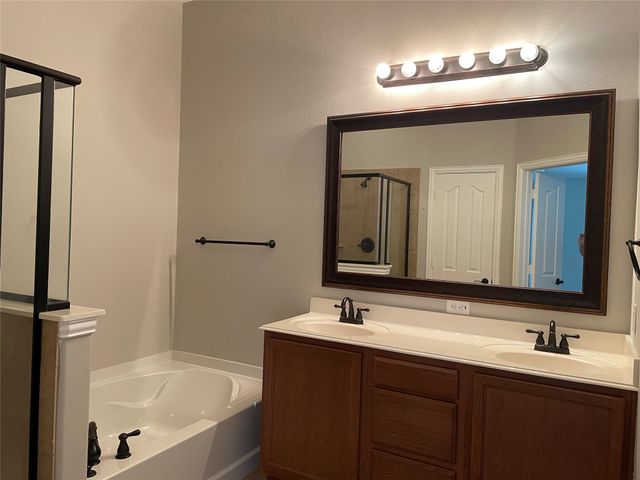 4603 Oakview Drive, Mansfield, TX 76063