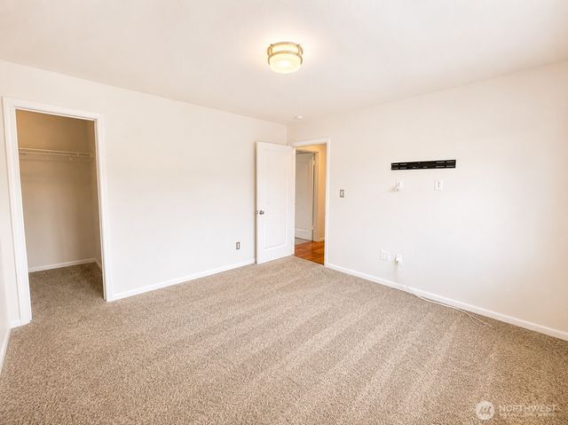 10424 NE 17th Street, Bellevue, WA 98004