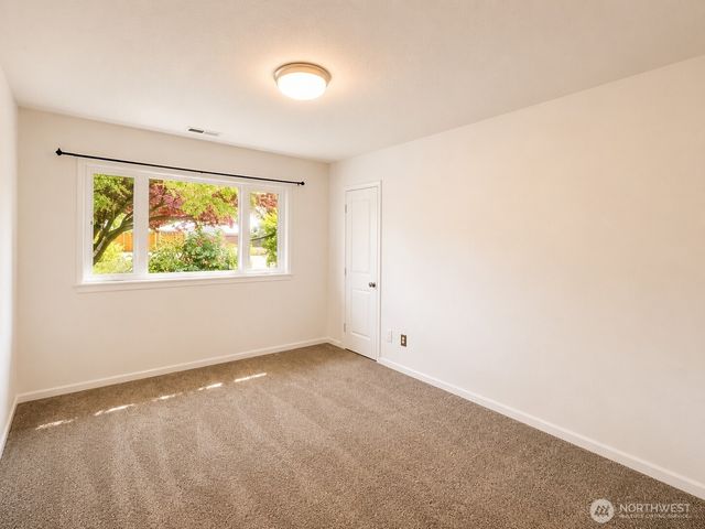 10424 NE 17th Street, Bellevue, WA 98004