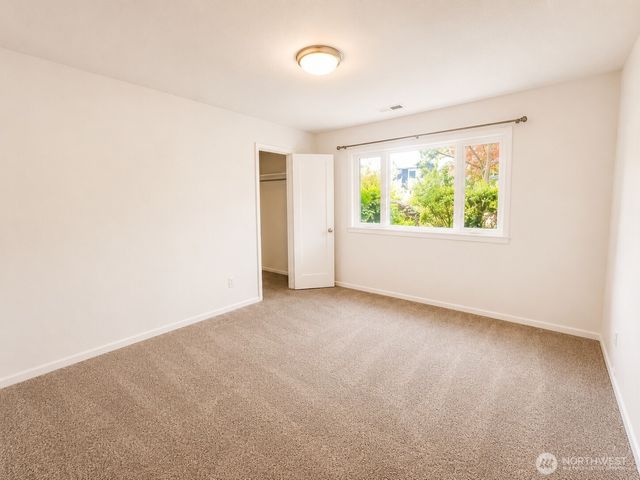 10424 NE 17th Street, Bellevue, WA 98004