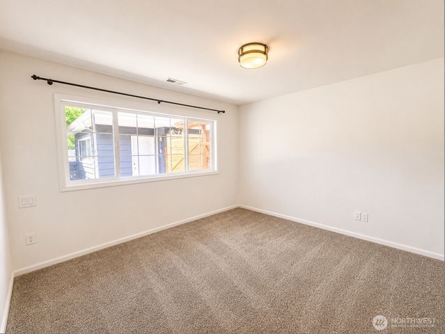 10424 NE 17th Street, Bellevue, WA 98004