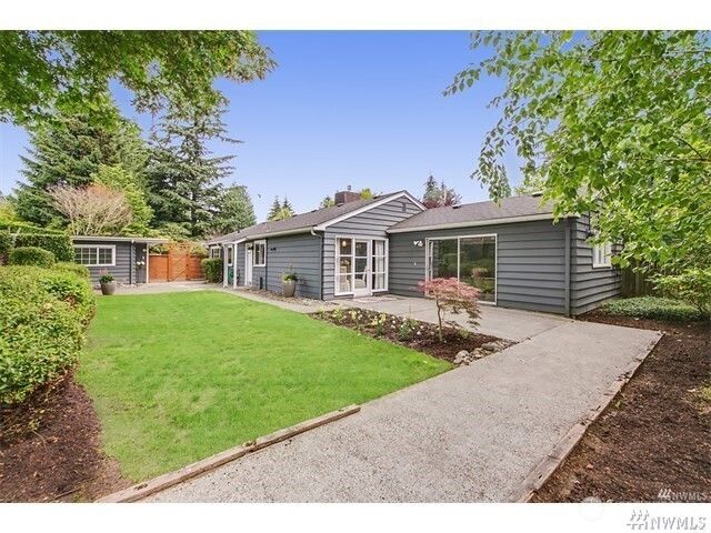 10424 NE 17th Street, Bellevue, WA 98004