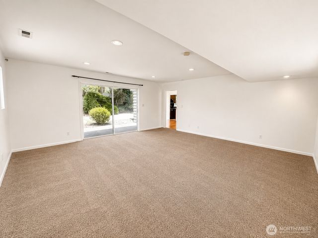 10424 NE 17th Street, Bellevue, WA 98004