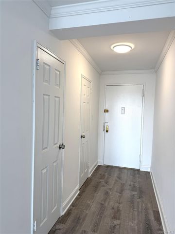 222-89 Braddock Ave 5A, Bellerose, NY 11428