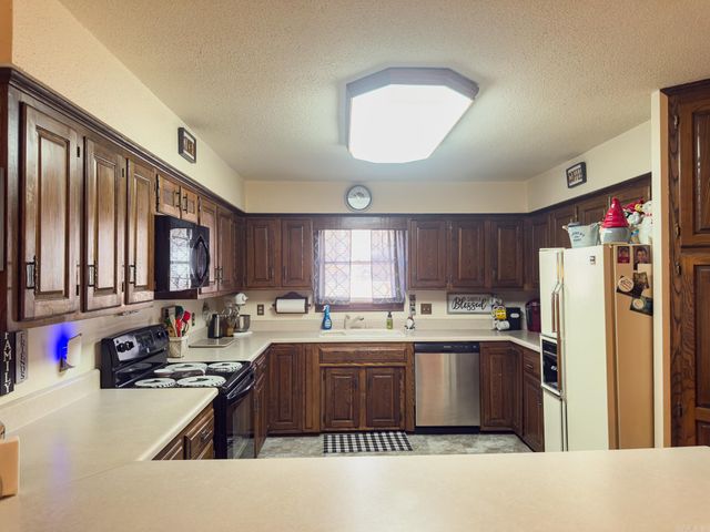 180 Pine Knot Road, Fairfield Bay, AR 72088