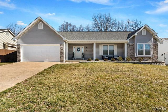 35 Bay Hill Drive, St Peters, MO 63366