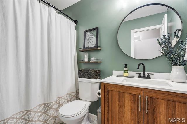 35 Bay Hill Drive, St Peters, MO 63366