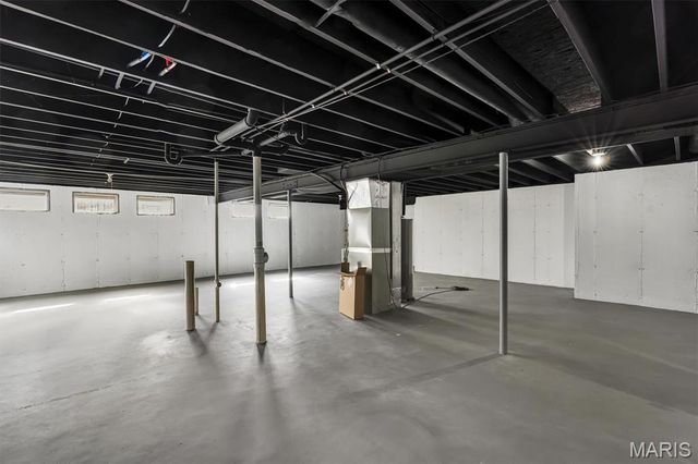 35 Bay Hill Drive, St Peters, MO 63366