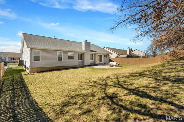 35 Bay Hill Drive, St Peters, MO 63366