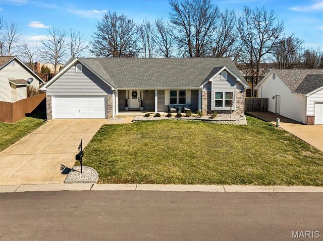 35 Bay Hill Drive, St Peters, MO 63366