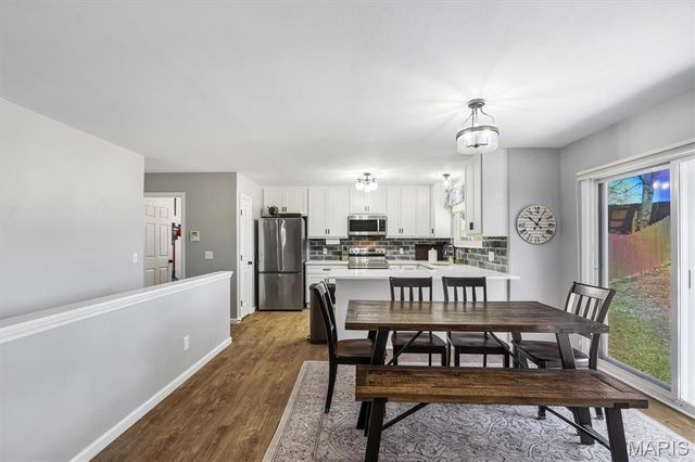 35 Bay Hill Drive, St Peters, MO 63366