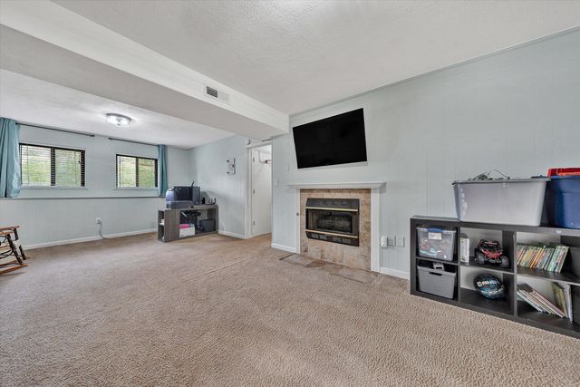 2176 Horn CIR, Vinton, VA 24179