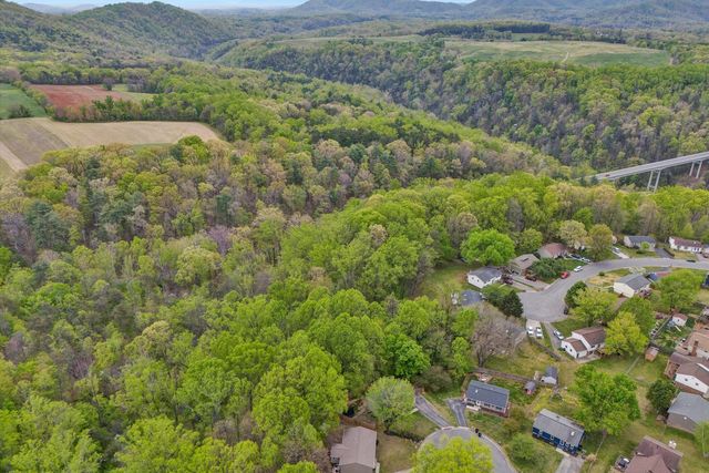 2176 Horn CIR, Vinton, VA 24179