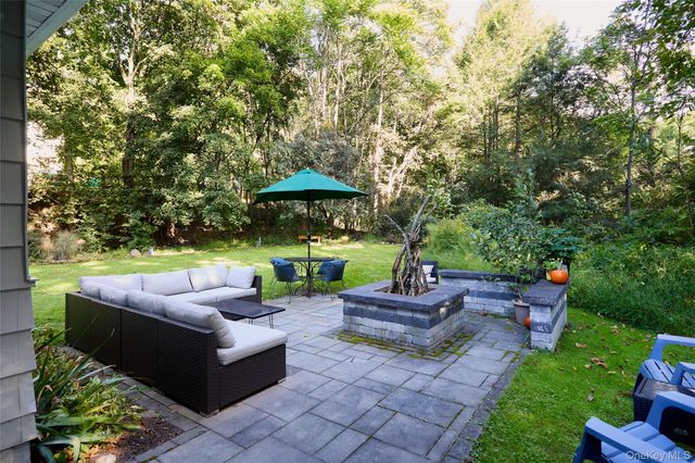 9 Red Oaks Mill Road, Poughkeepsie, NY 12603